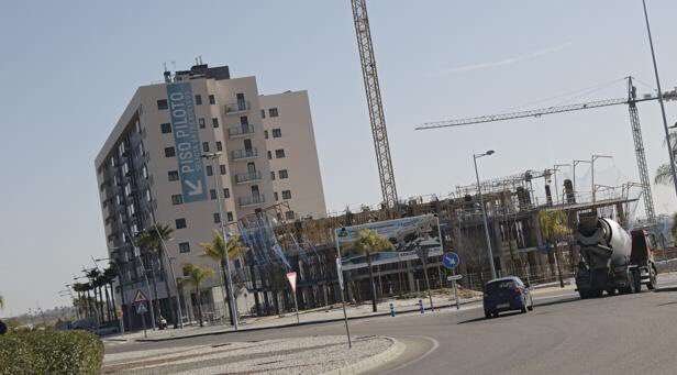 Adelante Andalucía pide al Ayuntamiento de Dos Hermanas que inspeccione todas las obras de la localidad.