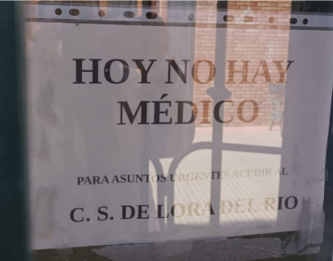 Pregunta sobre los motivos para la no atención sanitaria del ambulatorio de el Priorato de Lora del Río (Sevilla).