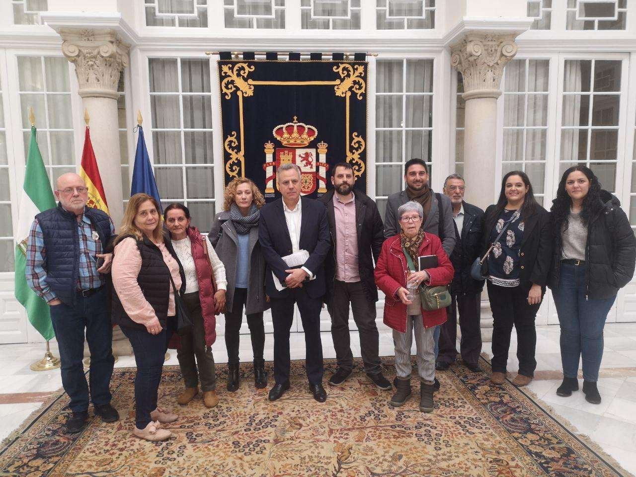 El Ministerio de Consumo se compromete a abordar con Endesa el problema de los cortes de suministro en los barrios obreros de Sevilla
