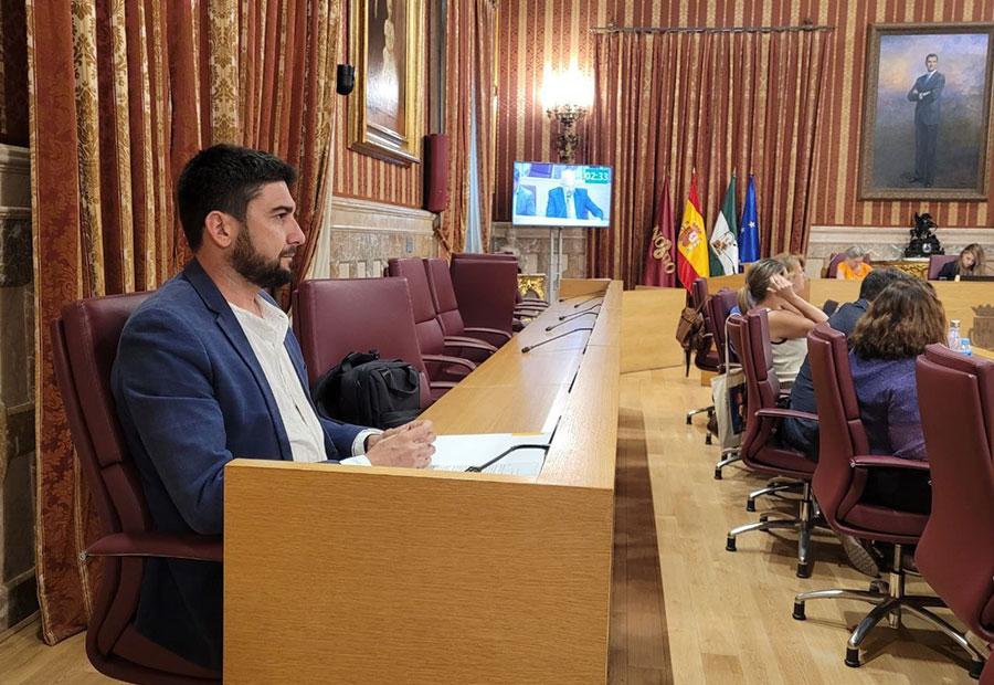 Izquierda Unida denuncia la exclusión de los catering sociales en la nueva convocatoria de comedores sociales en Sevilla